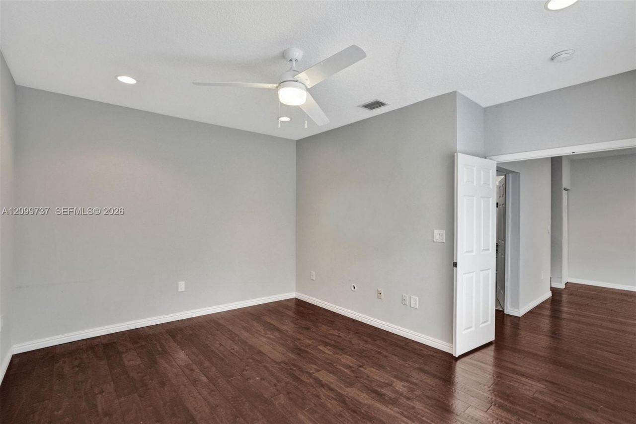 1620 Weeping Willow Way , Hollywood, FL 33019 Photo