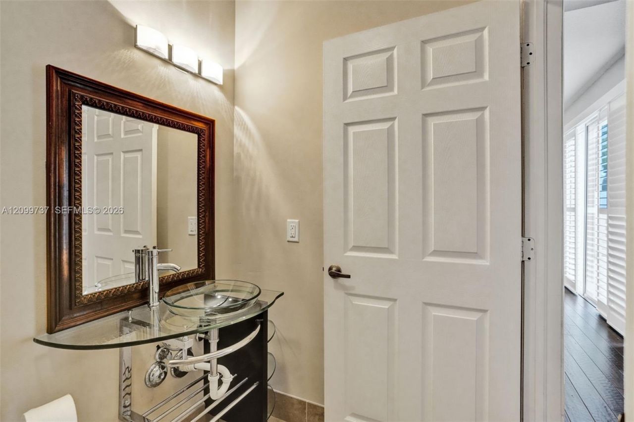 1620 Weeping Willow Way , Hollywood, FL 33019 Photo