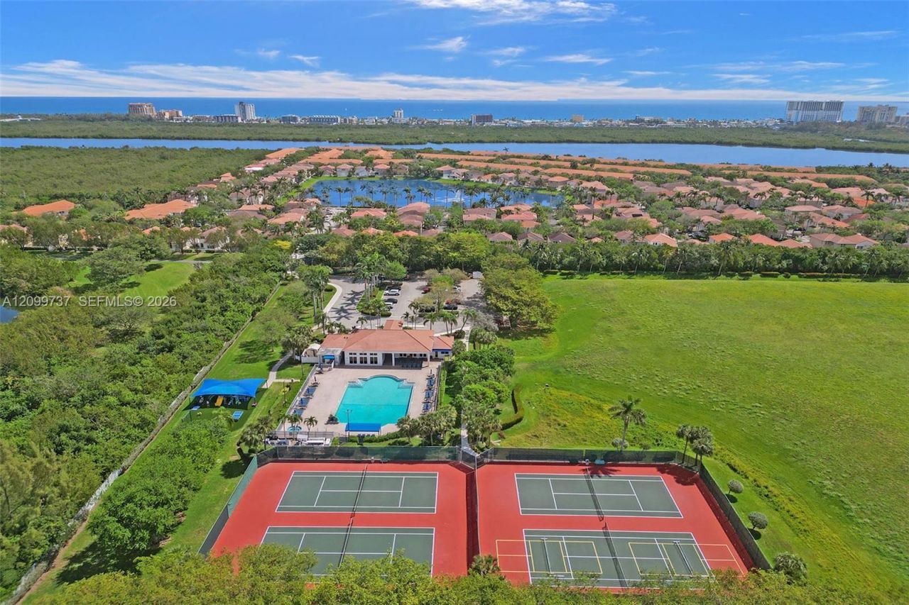 1620 Weeping Willow Way , Hollywood, FL 33019 Photo