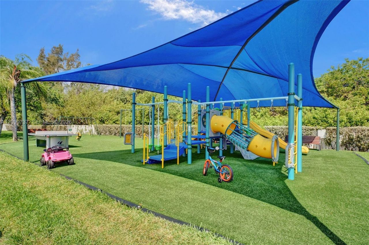 1620 Weeping Willow Way , Hollywood, FL 33019 Photo
