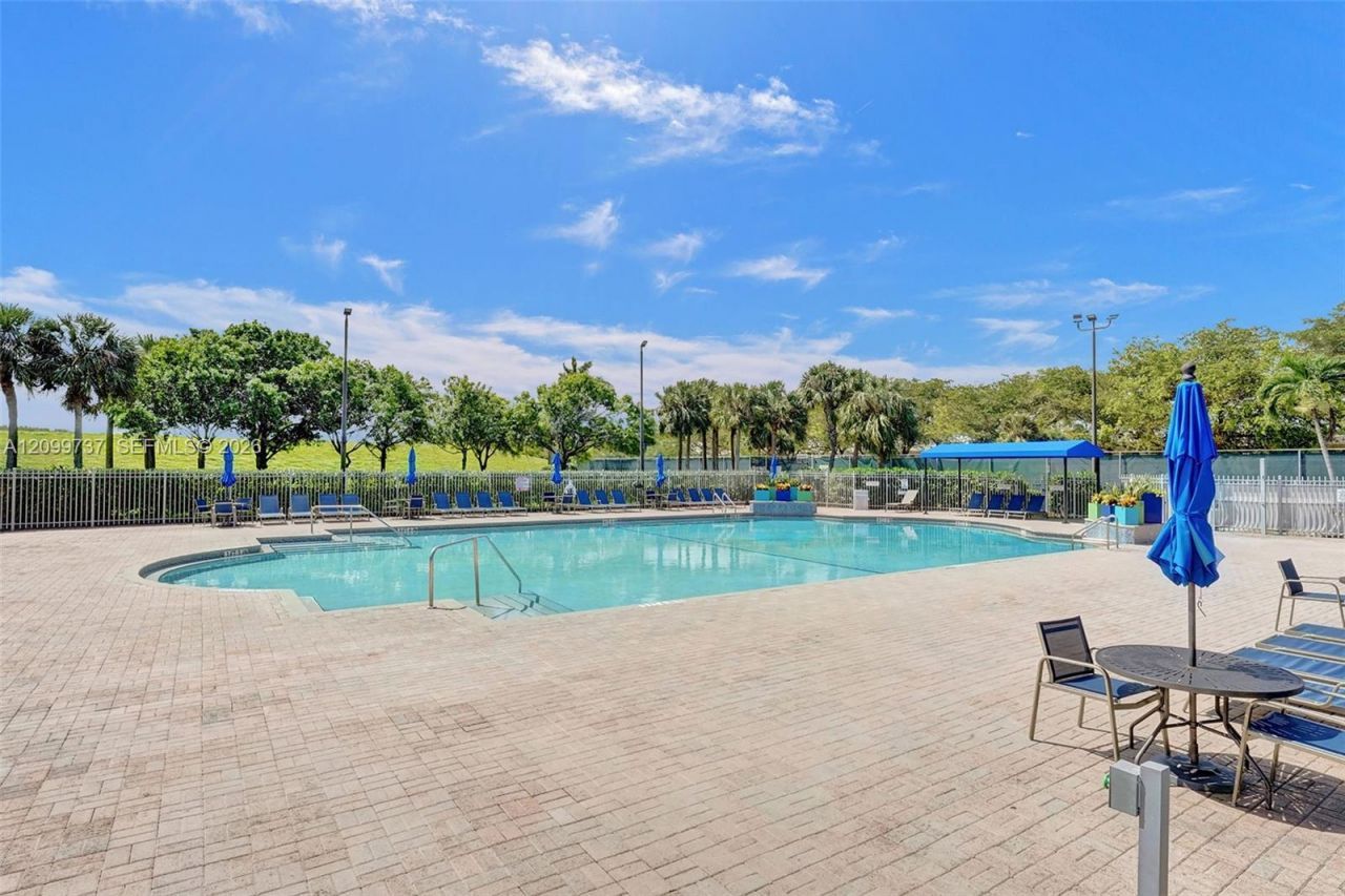 1620 Weeping Willow Way , Hollywood, FL 33019 Photo
