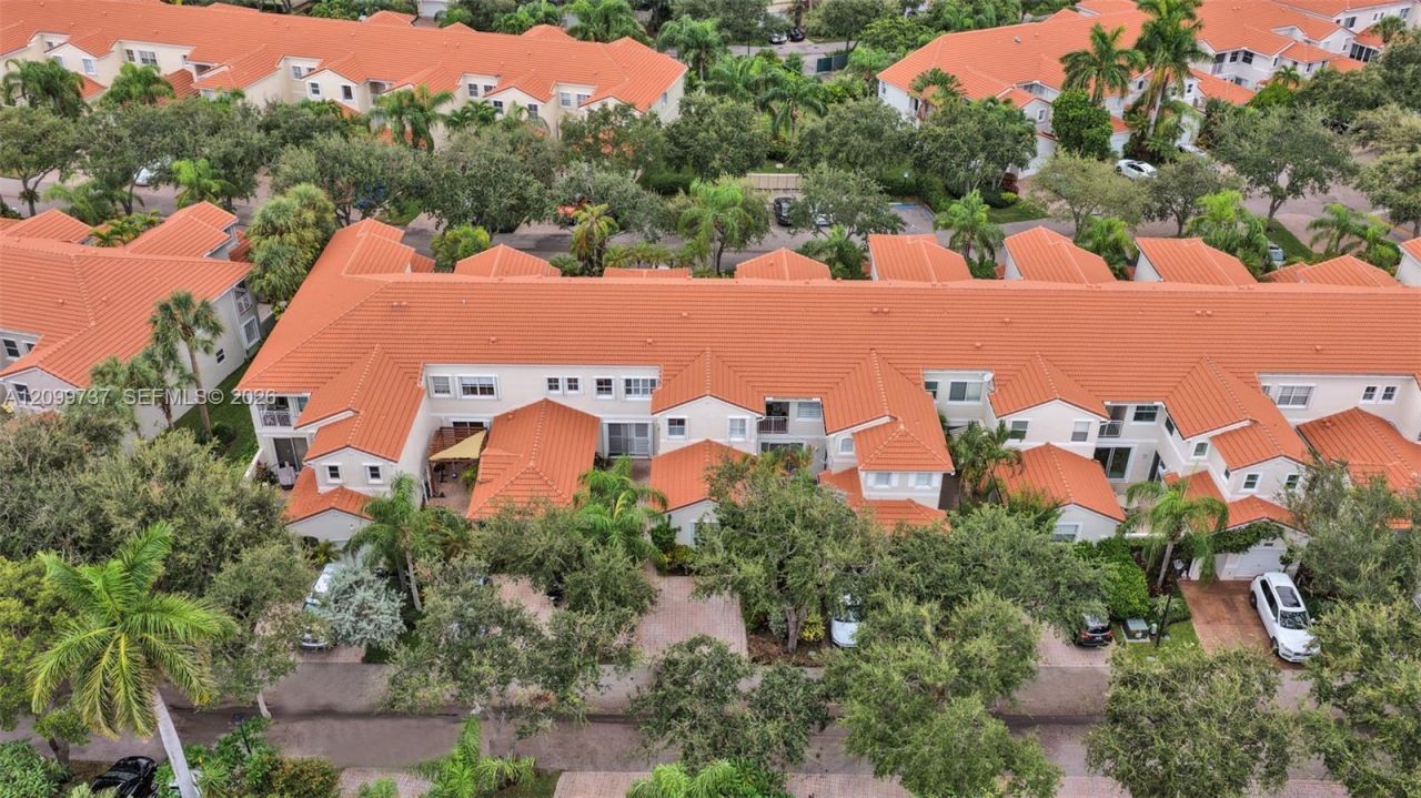 1620 Weeping Willow Way , Hollywood, FL 33019 Photo
