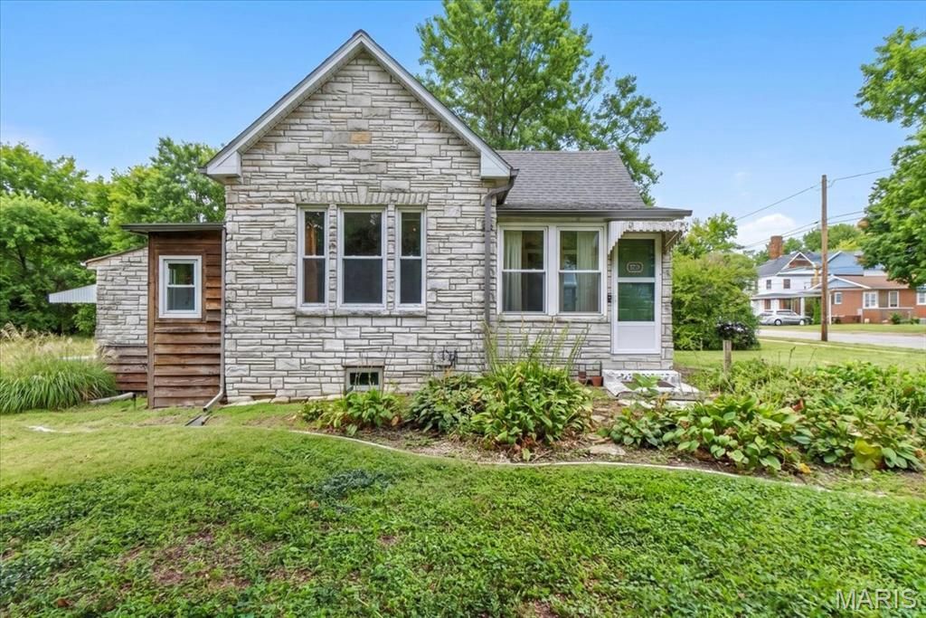 9500 W Milton Avenue, Saint Louis, MO 63114 Main Photo