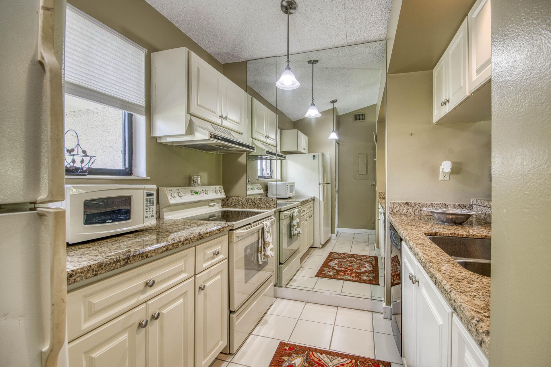 208 Club Drive, Palm Beach Gardens, FL 33418 Photo