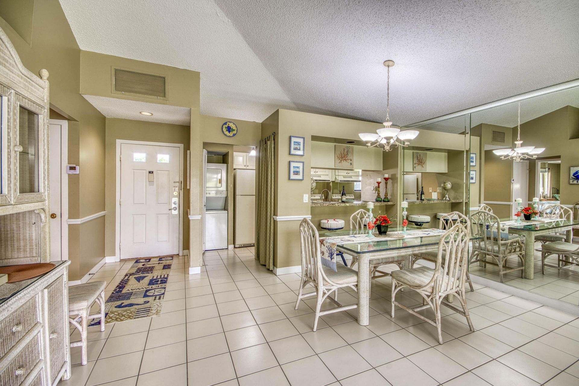 208 Club Drive, Palm Beach Gardens, FL 33418 Photo