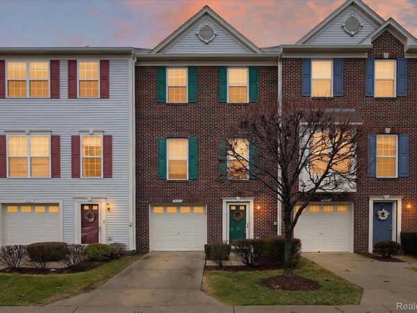 36366 Dominion Circle , Sterling Heights, Mi 48310