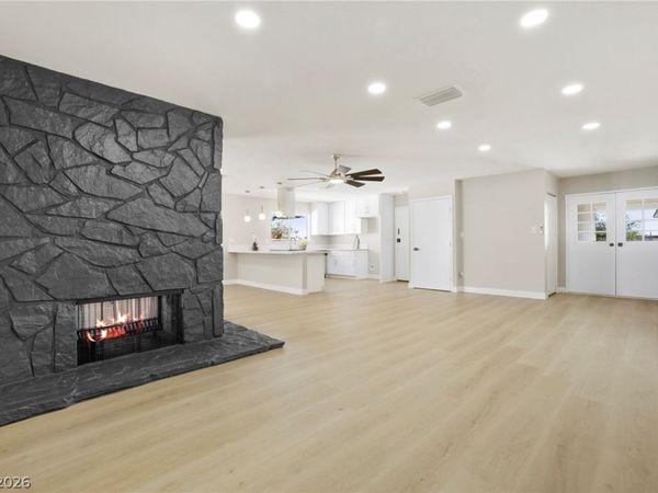 324 Lakehurst Road, Las Vegas, NV 89145