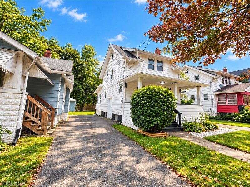 1225 Murray Avenue, Akron, OH 44310 Photo 2