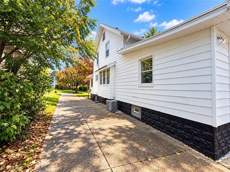 1225 Murray Avenue, Akron, OH 44310 Photo 5