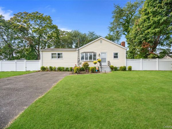 162 Carlls Path , Deer Park, NY 11729