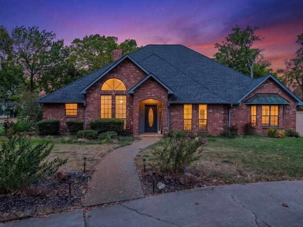 101 Briarwood Street , Sulphur Springs, TX 75482