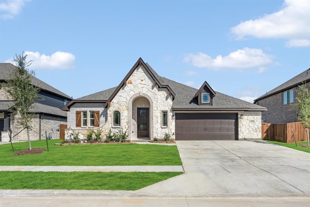 409 Chestnut Lane, Glenn Heights, TX 75154 Main Photo