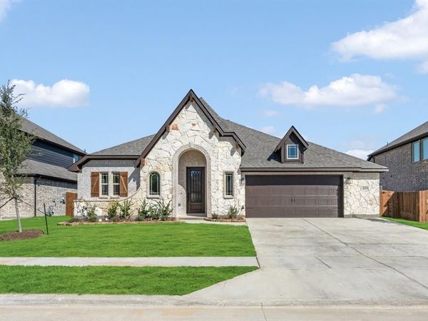 409 Chestnut Lane, Glenn Heights, TX 75154