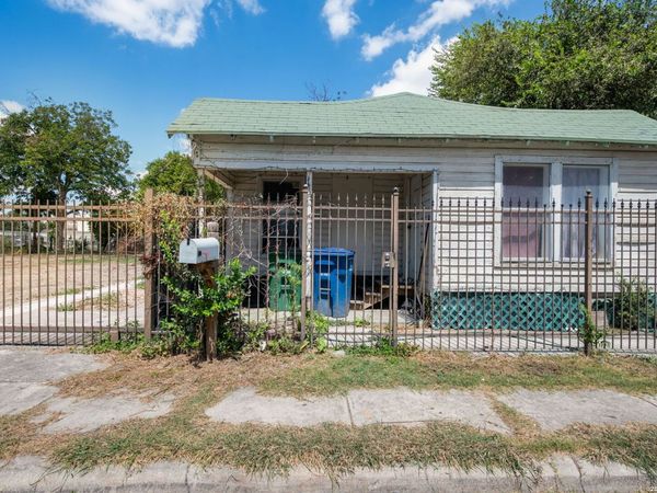 438 S San Dario Ave, San Antonio, TX 78237