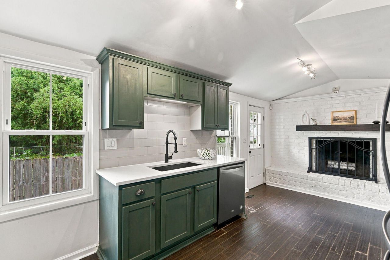 1138 Leesville Street Photo 20