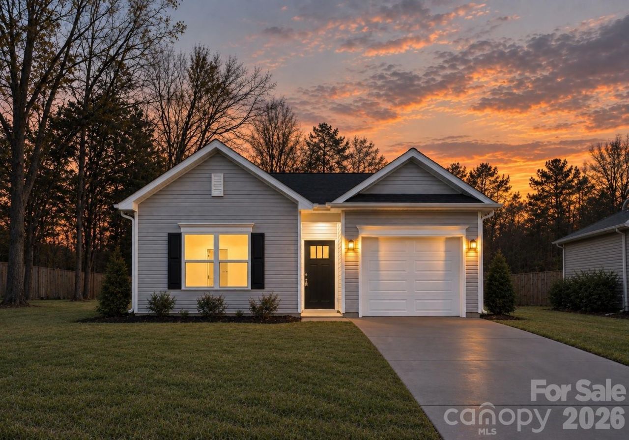 1009 E Catawba Street , Lincolnton, NC 28092 Main Photo