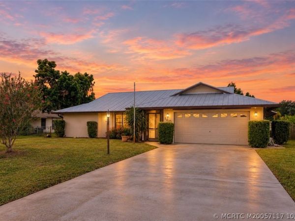 160 SE Duxbury Avenue, Port St Lucie, FL 34983