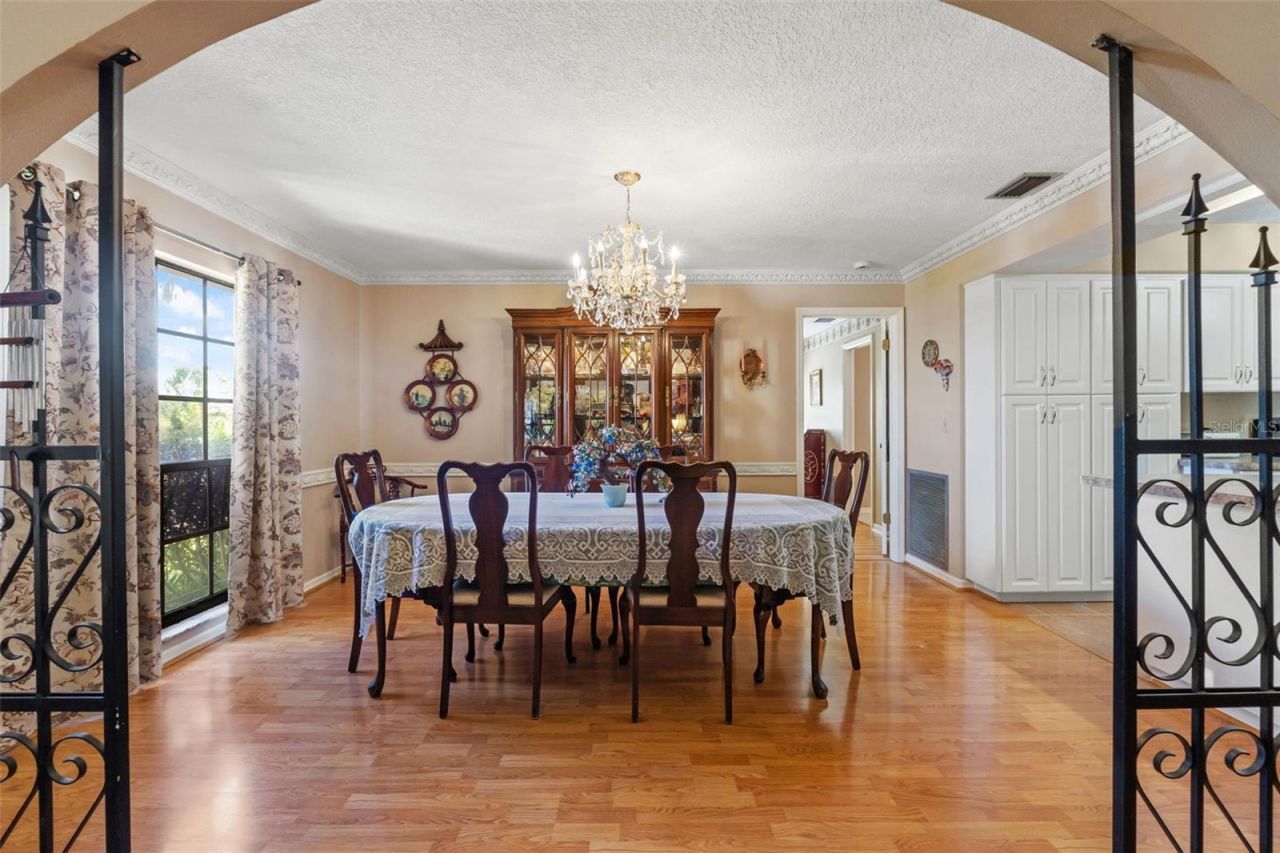 8943 Silver Lake Drive , Leesburg, FL 34788 Photo