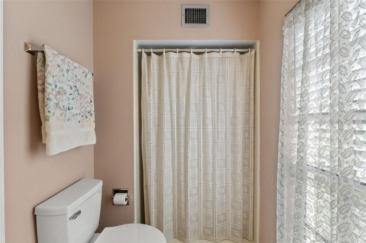 8943 Silver Lake Drive , Leesburg, FL 34788 Photo