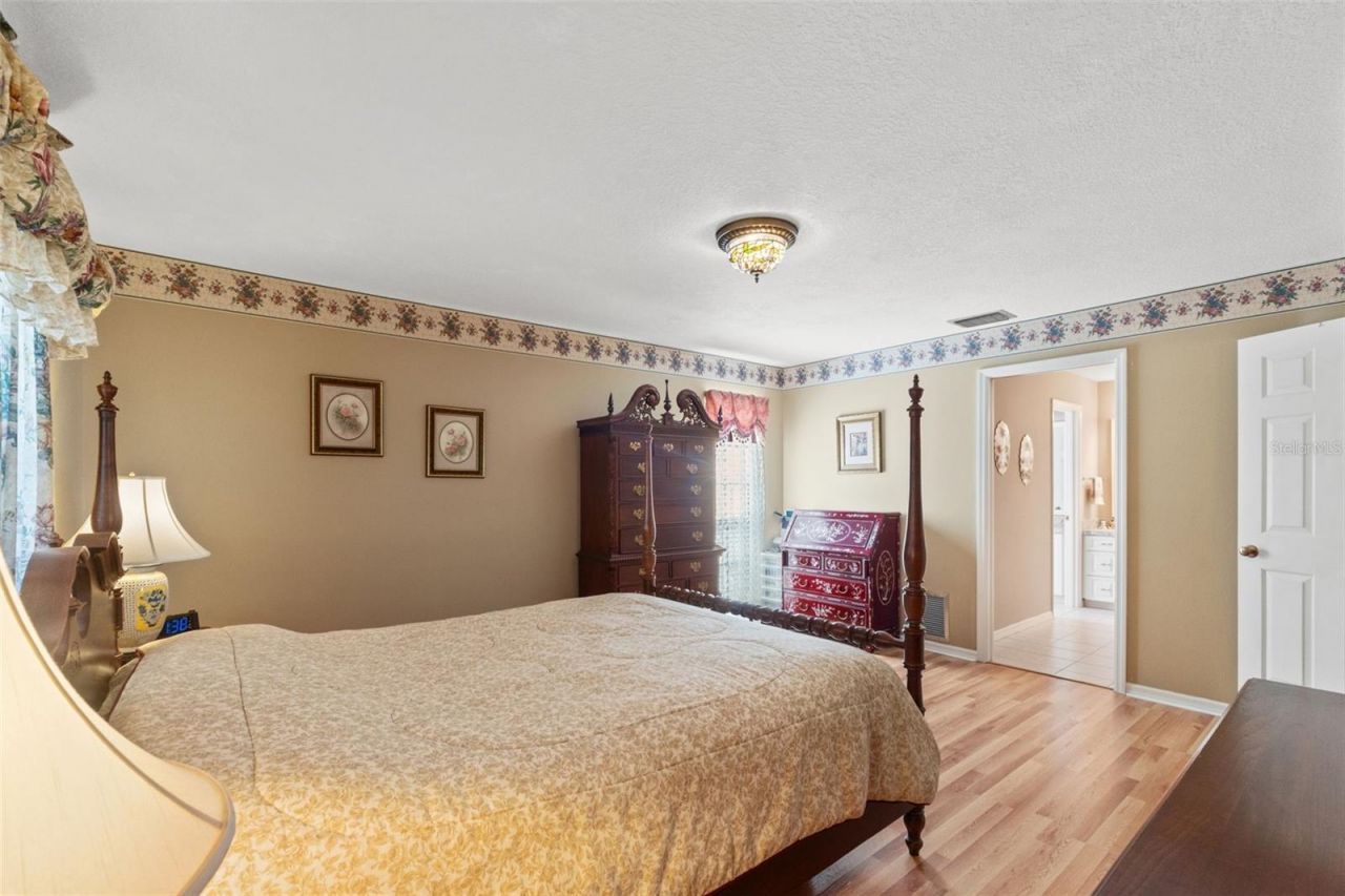 8943 Silver Lake Drive , Leesburg, FL 34788 Photo