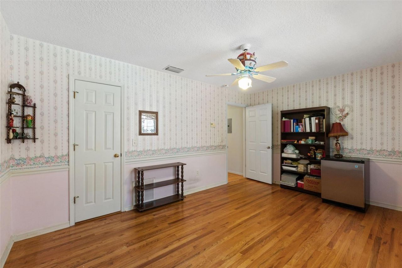 8943 Silver Lake Drive , Leesburg, FL 34788 Photo