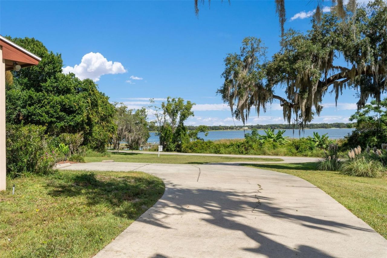 8943 Silver Lake Drive , Leesburg, FL 34788 Photo