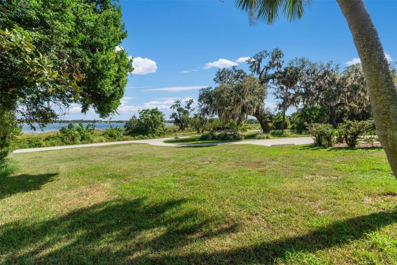 8943 Silver Lake Drive , Leesburg, FL 34788 Photo