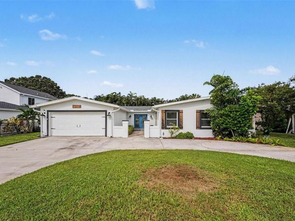 3936 E EDEN ROC CIRCLE , Unit 1, TAMPA, FL 33634