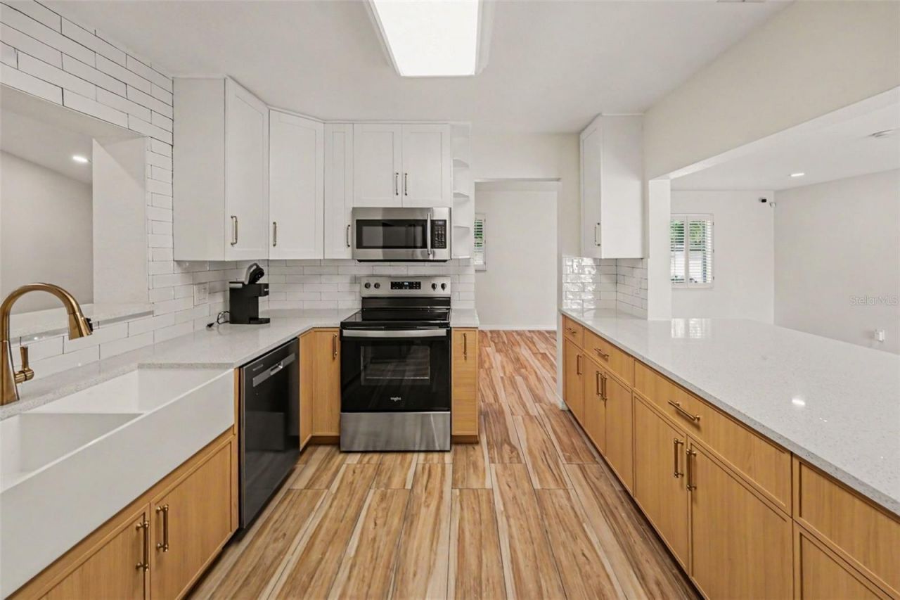 3936 E Eden Roc Circle, Unit 1, Tampa, FL 33634 Photo