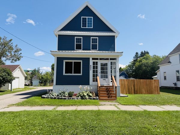 807 Swinton ST, Sault Ste Marie, MI 49783