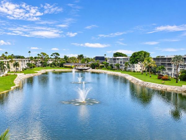 2724 GARDEN Drive N, Unit 407, Lake Worth, FL 33461