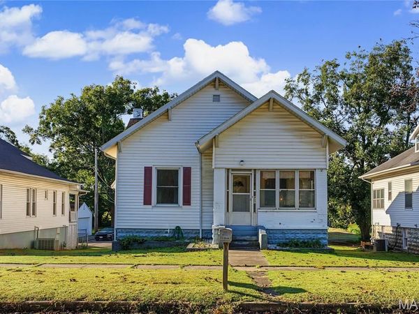 407 E Maple Street, Scott City, MO 63780