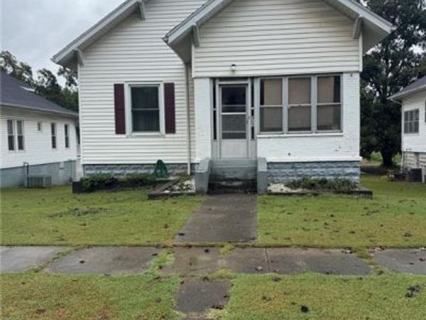 407 E Maple Street, Scott City, MO 63780