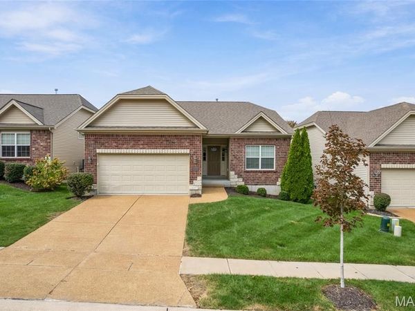 1247 Emerald Gardens Drive , St Peters, MO 63376