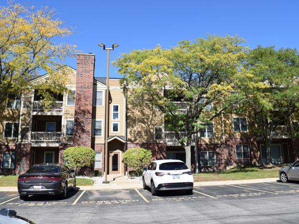 211 GLENGARRY Drive , Unit 205, Bloomingdale, IL 60108