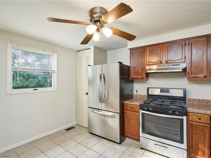 69 Quaker Ridge Drive, Akron, OH 44313 Photo 7