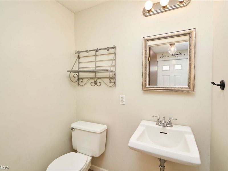 69 Quaker Ridge Drive, Akron, OH 44313 Photo 9