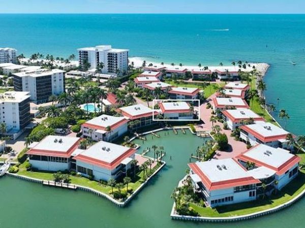 2230 Gulf Shore BLVD N, Unit T4, NAPLES, FL 34102