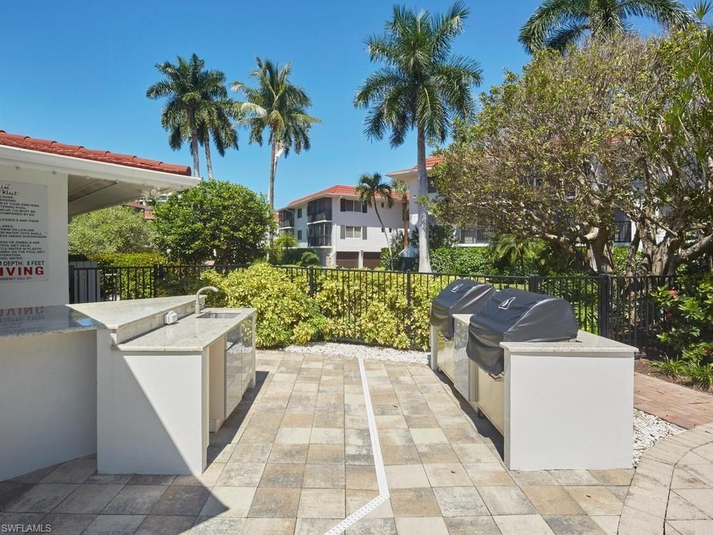 2230 Gulf Shore Blvd N, Unit T4, Naples, FL 34102 Photo
