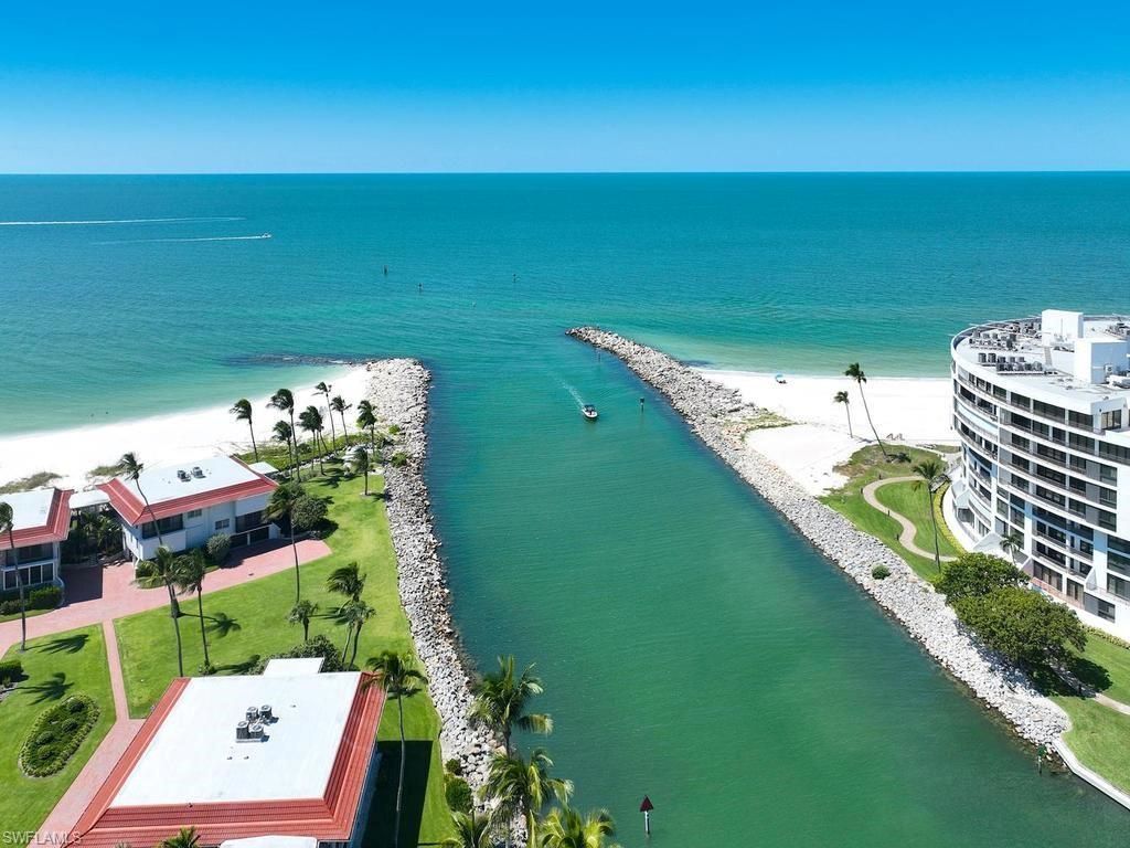 2230 Gulf Shore Blvd N, Unit T4, Naples, FL 34102 Photo