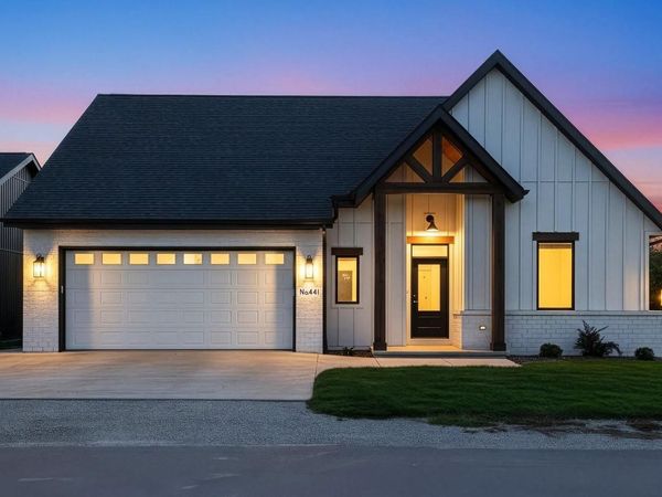 441 RIVERVIEW RIDGE PLACE, Combined Locks, WI 54113