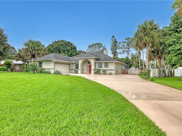 688 Fleming Street , Sebastian, FL 32958