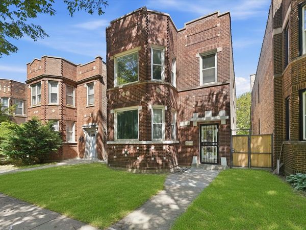 9015 S Muskegon Avenue , Chicago, IL 60617