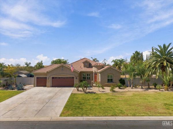 6608 Montagna Drive, Bakersfield, CA 93306
