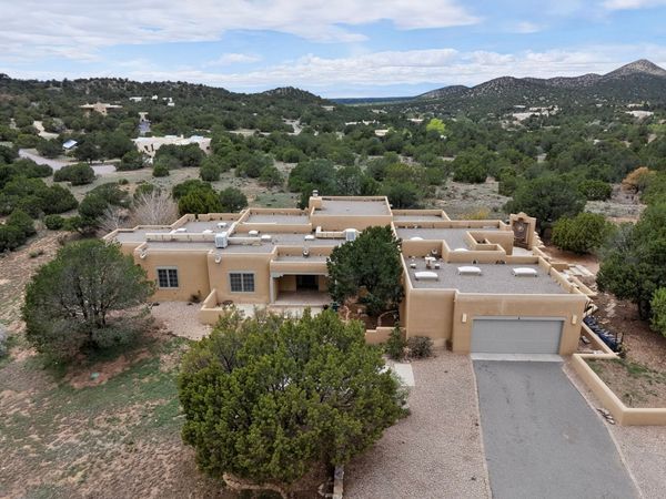 24 Calle Electra, Santa Fe, NM 87508