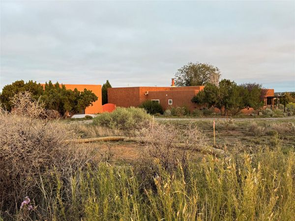 6 Enebro Place , Santa Fe, NM 87508