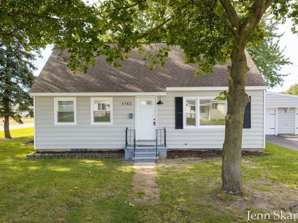 1782 Vine Street, Manistee, MI 49660