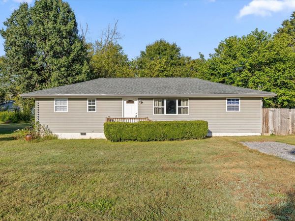 1321 Raydine Ln , Rossville, GA 30741