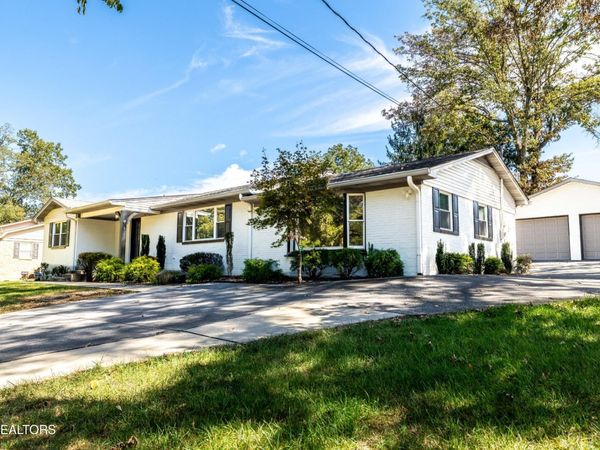 2954 Marvin Circle , Maryville, TN 37803
