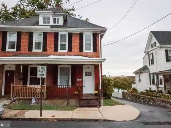 110 N FRANKLIN ST, WAYNESBORO, PA 17268